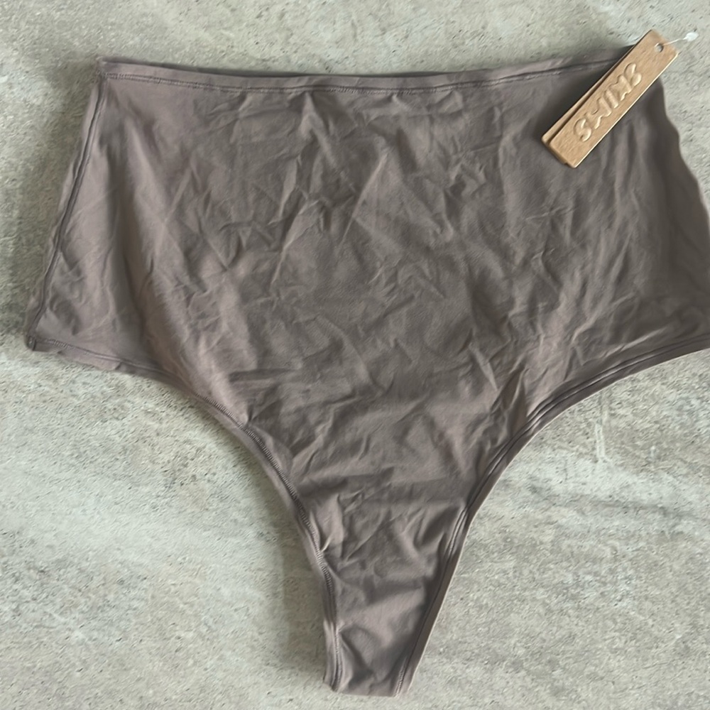 NWT SKIMS Fits Everybody High Waisted Thong Size XL Umber